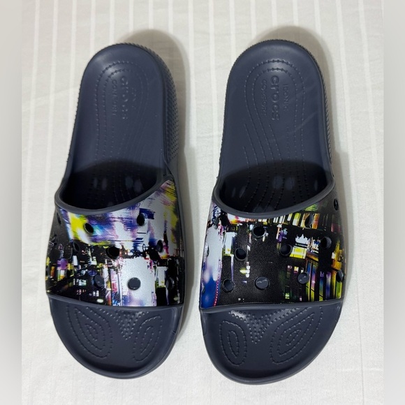 CROCS Classic Slide Sandals Meta Scape City Graphic Print Size 9 Men / 11 Women - Picture 5 of 15